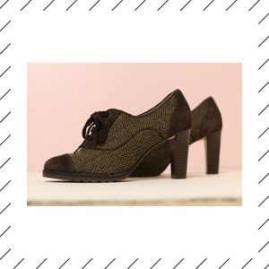 JOHNSTOON & MURPHY lace up heel